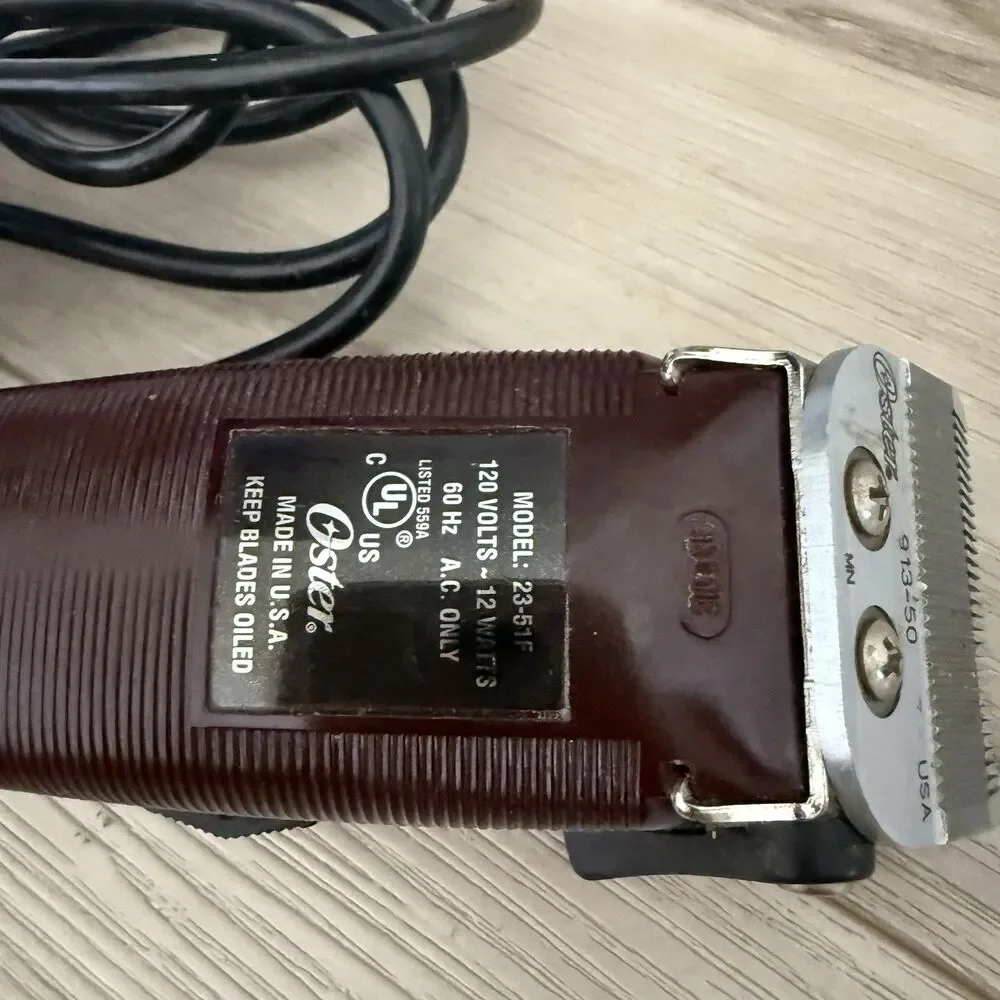 Oster Fast Feed Adjustable Pivot Motor Clipper 23-51F Burgundy